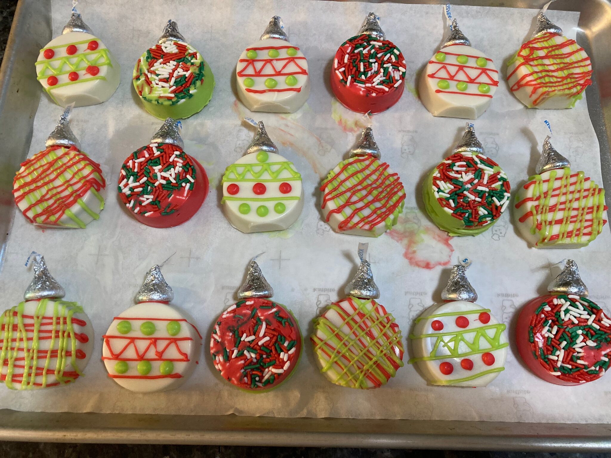 Easy Oreo Christmas Ornaments (Chocolate Covered Oreos) Out of the