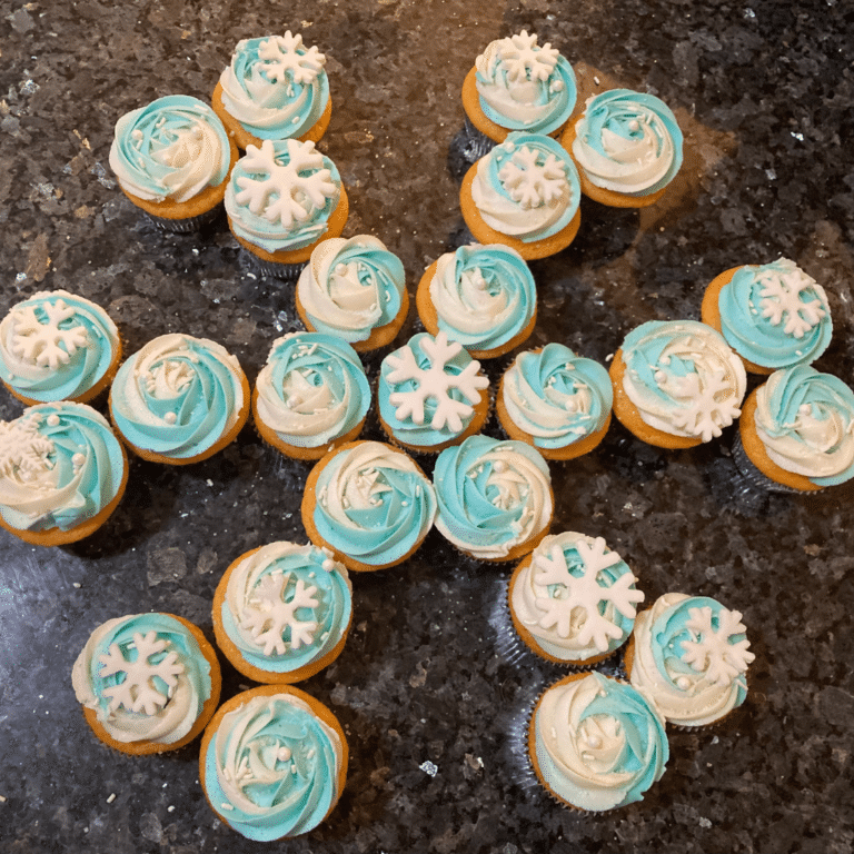 Snowflake Pull-Apart Cupcakes