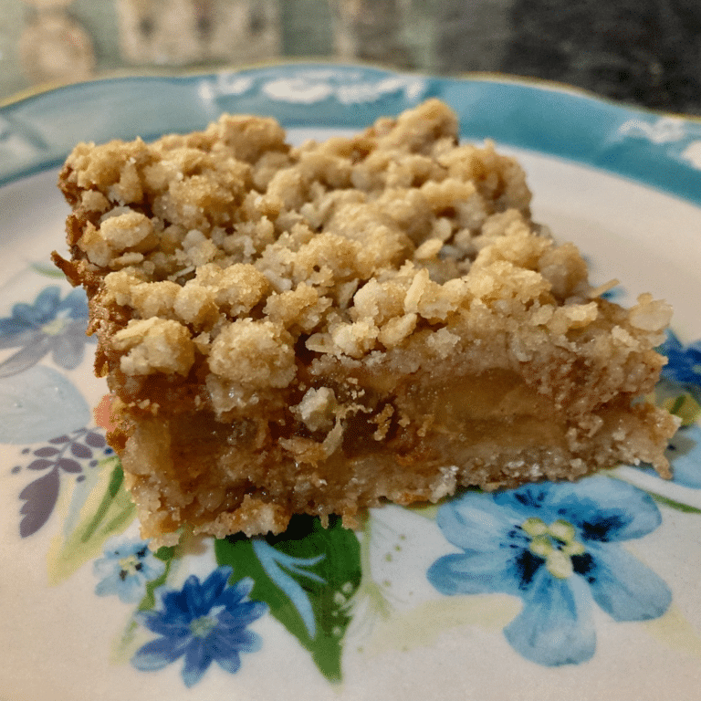 Delicious Apple Crumble Bars