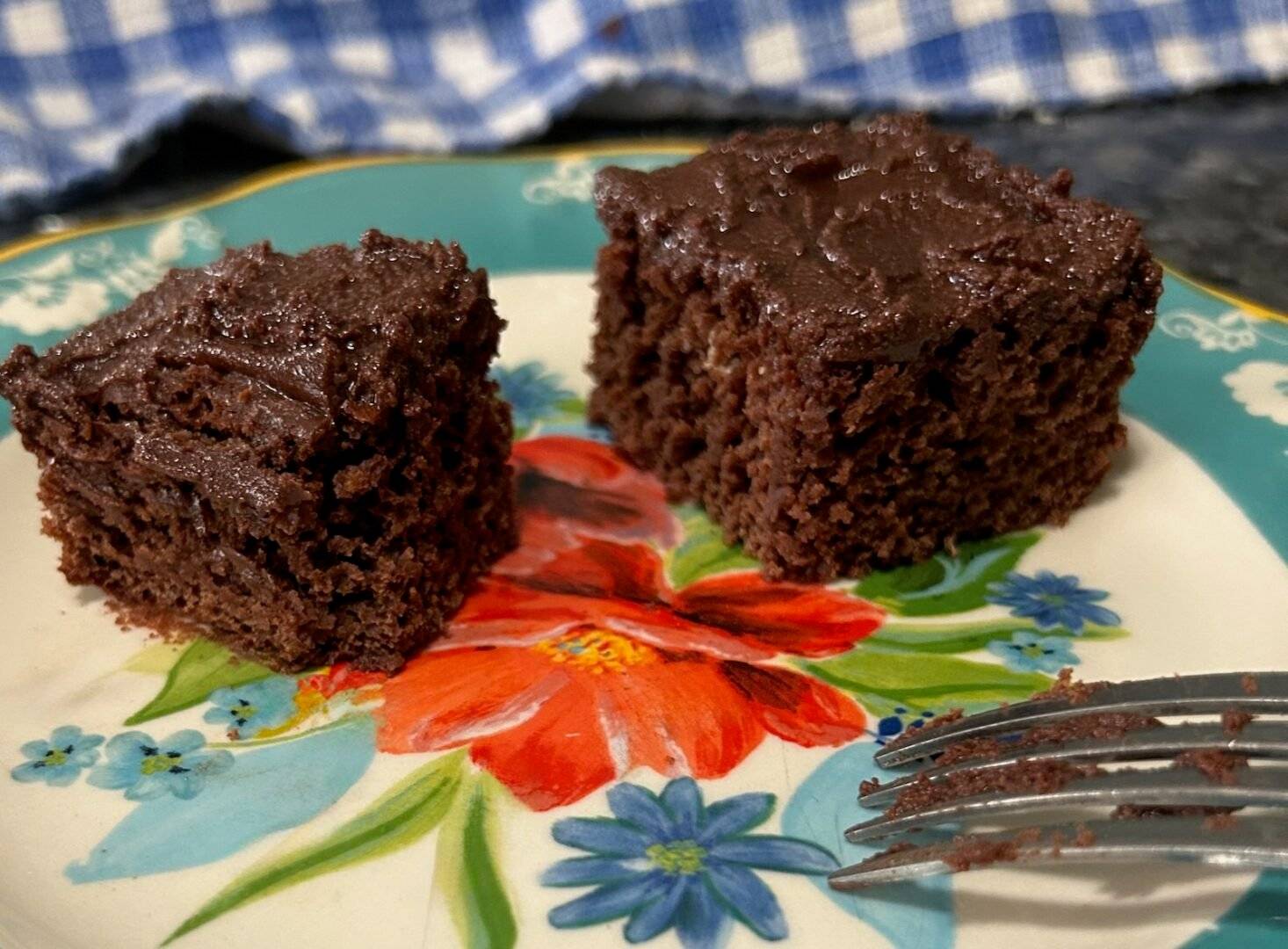 4-Ingredient Chocolate Cake