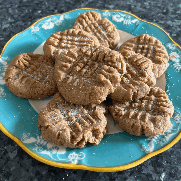 Easy Low-Carb Peanut Butter Cookies (5 Ingredients)