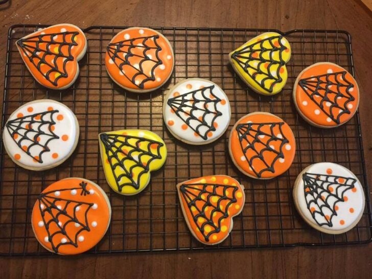 spiderweb halloween cookies