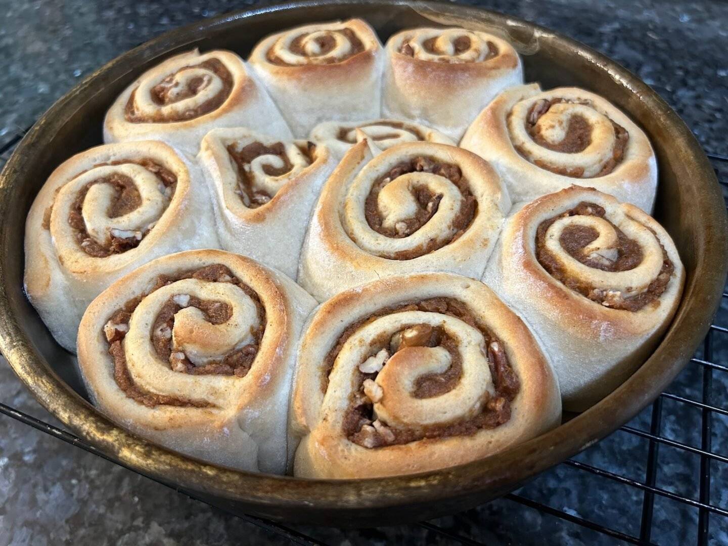 cinnamon rolls, baked (in pan)