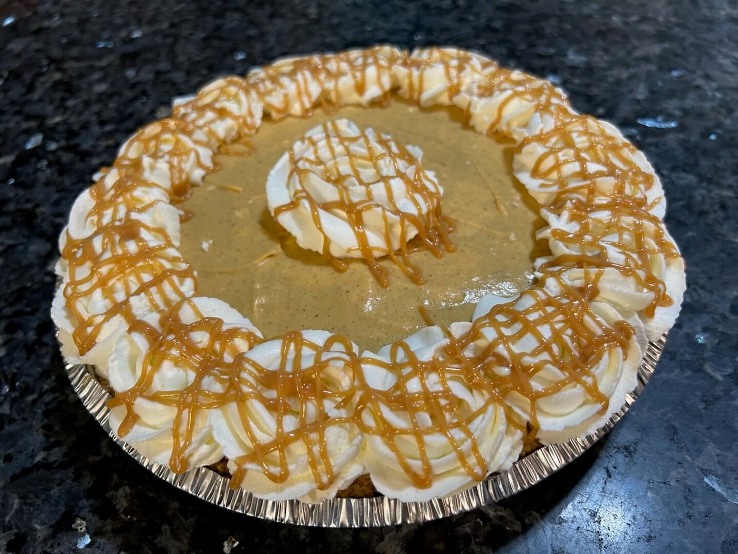 no bake pumpkin cream cheese pie decorated