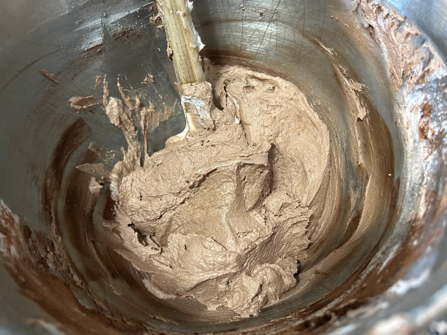 adding cocoa powder to marshmallow fluff frosting