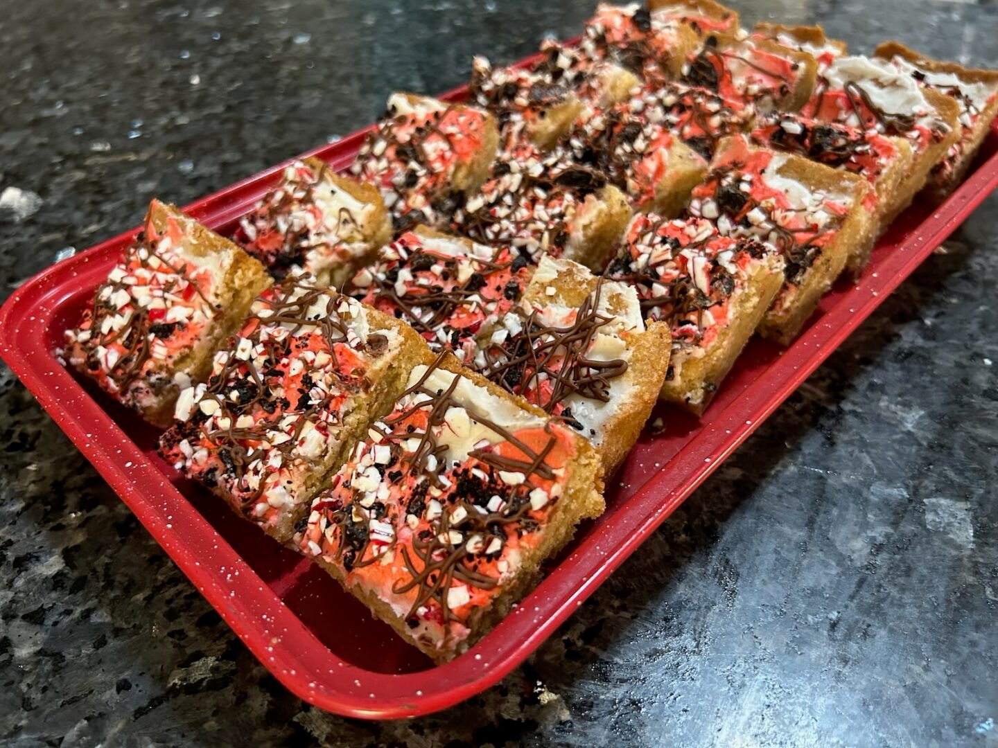 Peppermint Bark Cookie Bars 