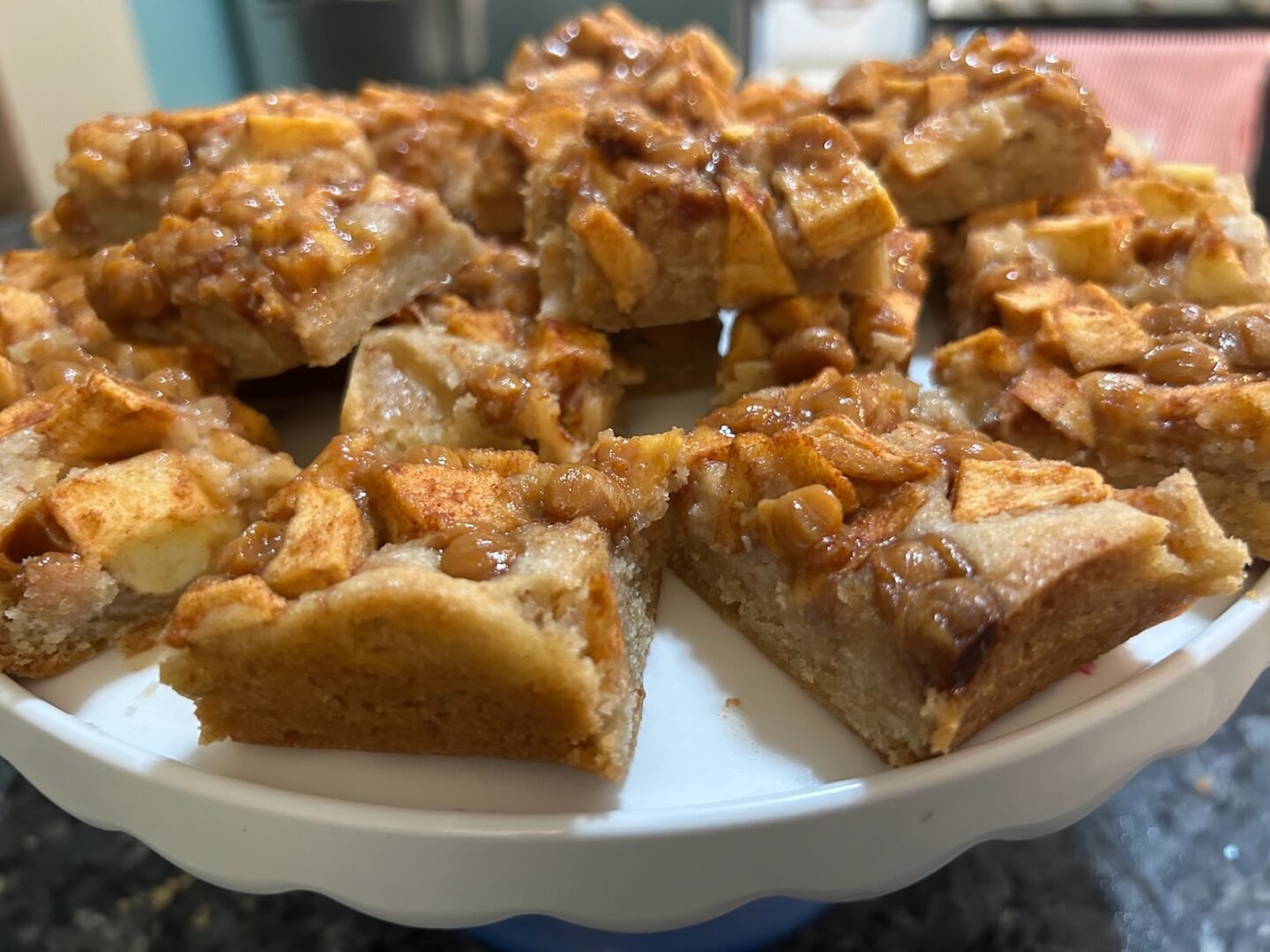 caramel apple snickerdoodle bars