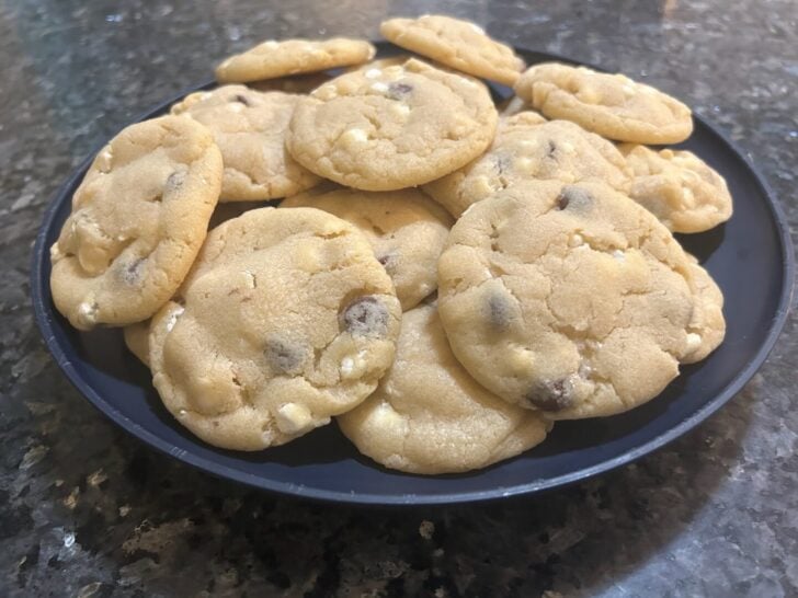 Mrs. Claus’ Marshmallow Meltaway Cookies