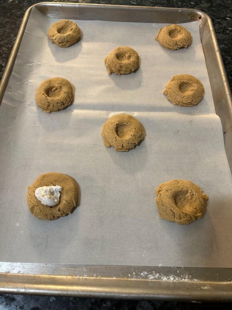 marshmallow fluff in peanut butter dough discs