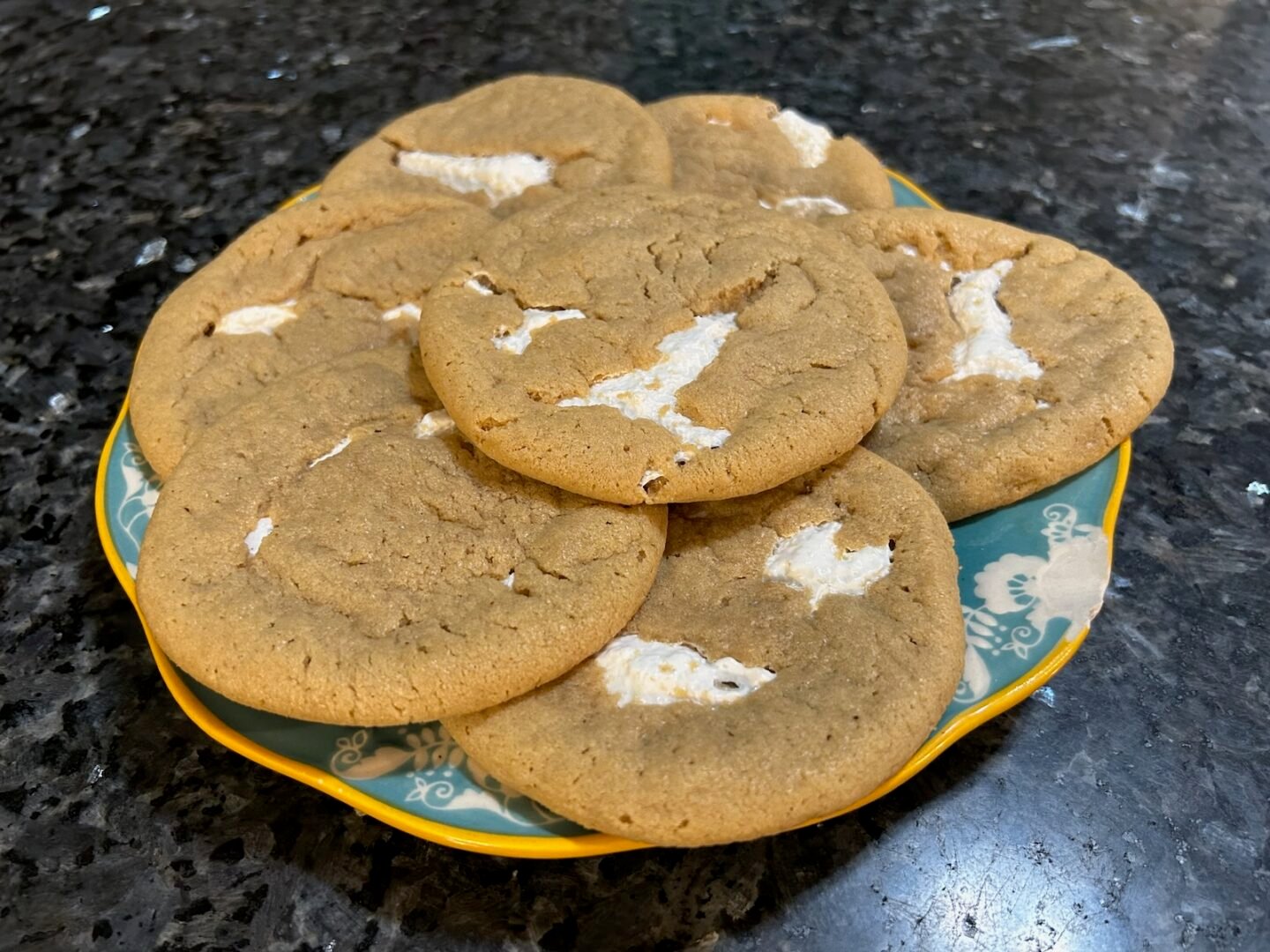 fluffernutter cookies, ready to serve