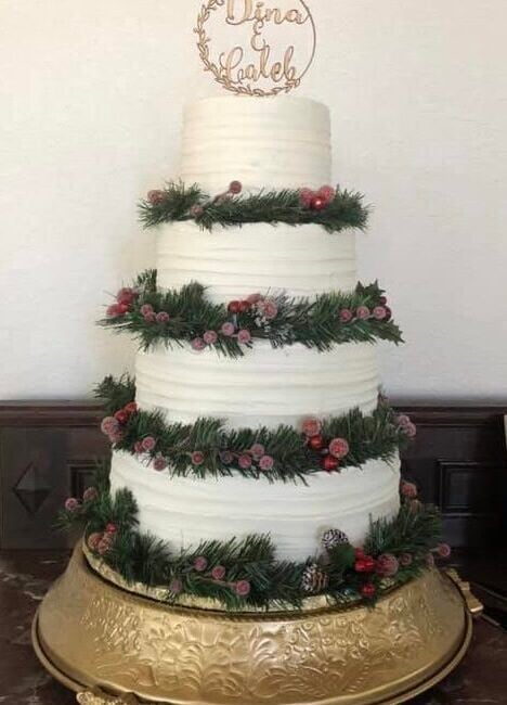 christmas themed wedding cake