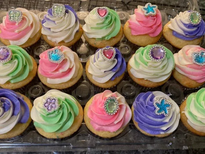cupcakes in pretty colors