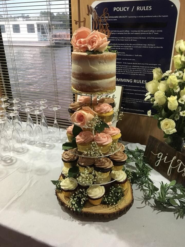 cake and cupcake combo