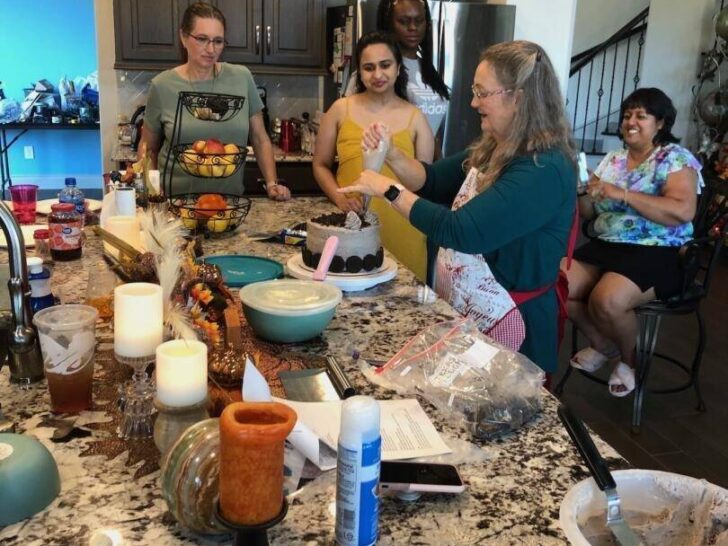 cake decorating class