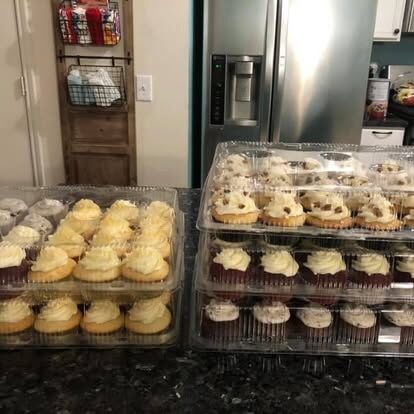 cupcakes in containers