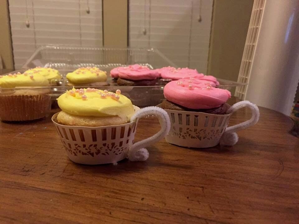Mother's Day tea party cupcakes