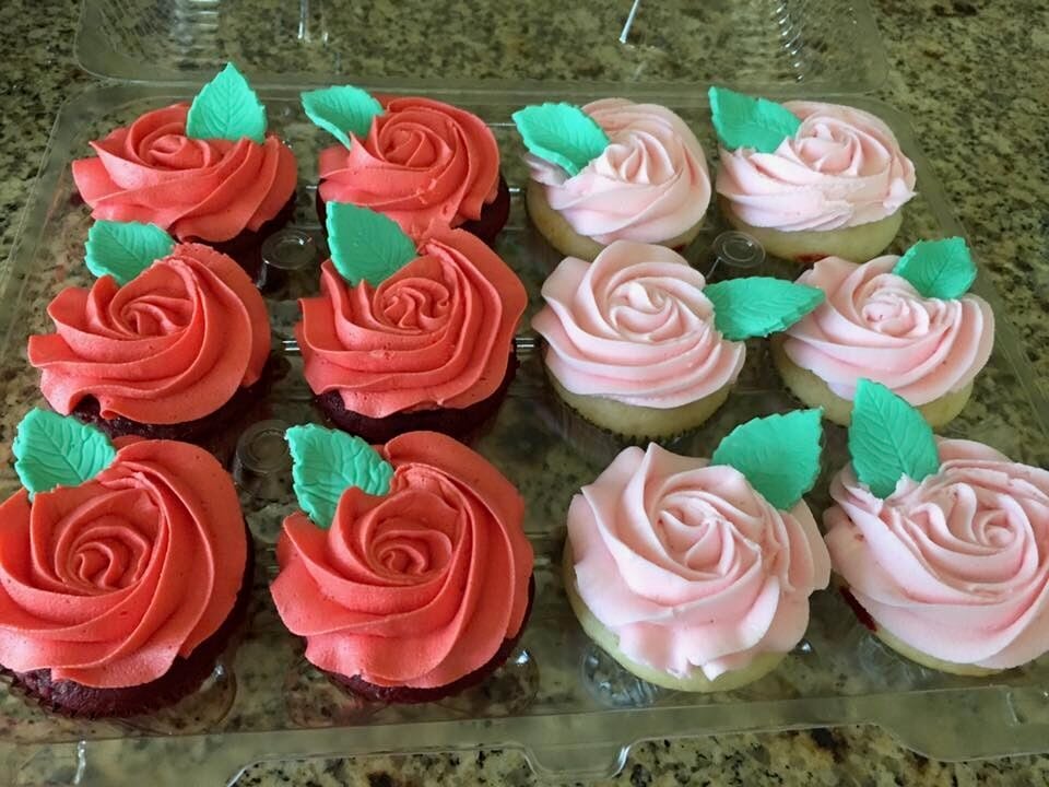 pink and red cupcakes, ready for Valentine's Day