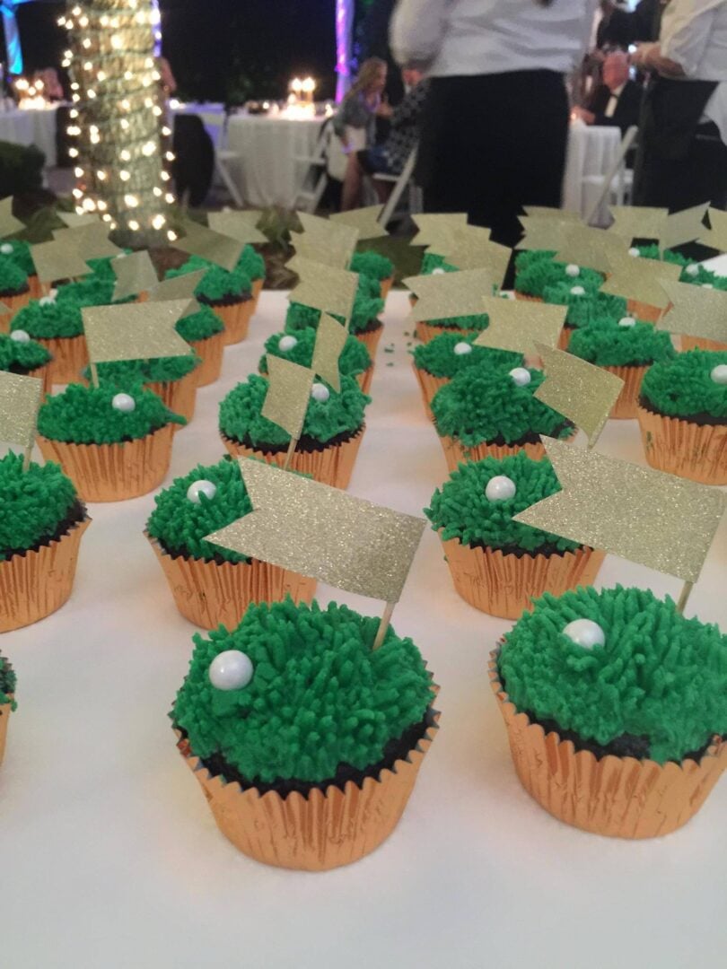 golfing cupcakes