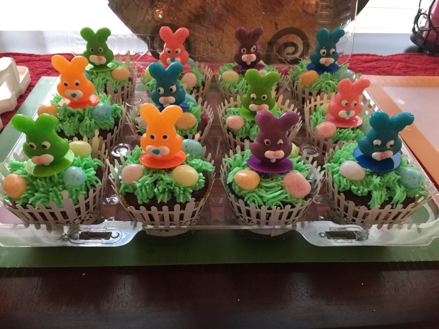grassy buttercream on easter designed cupcakes