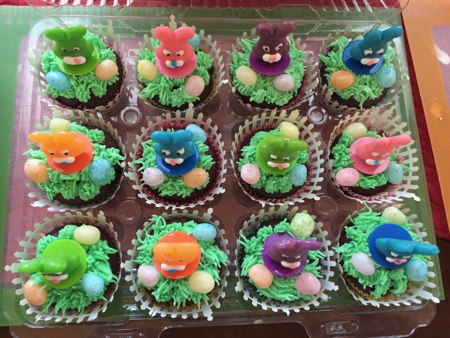 grassy buttercream on easter designed cupcakes