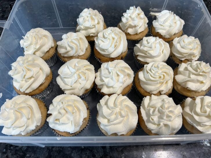 cannoli cupcakes frosted in white ricotta buttercream