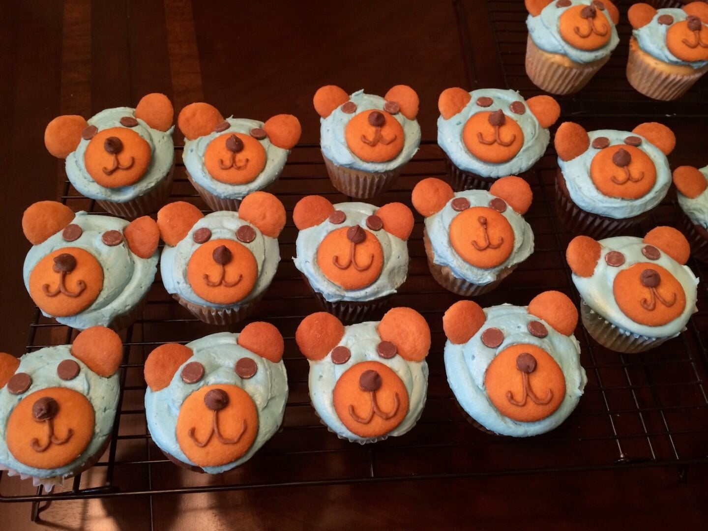 baby shower teddy bear cupcakes