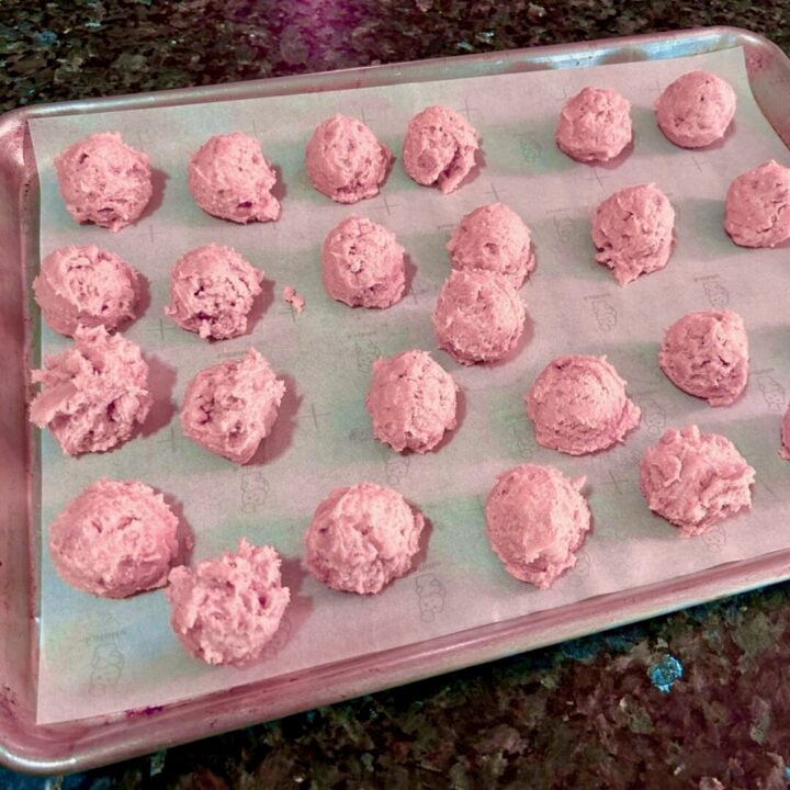 strawberry cake balls before dipping in chocolate