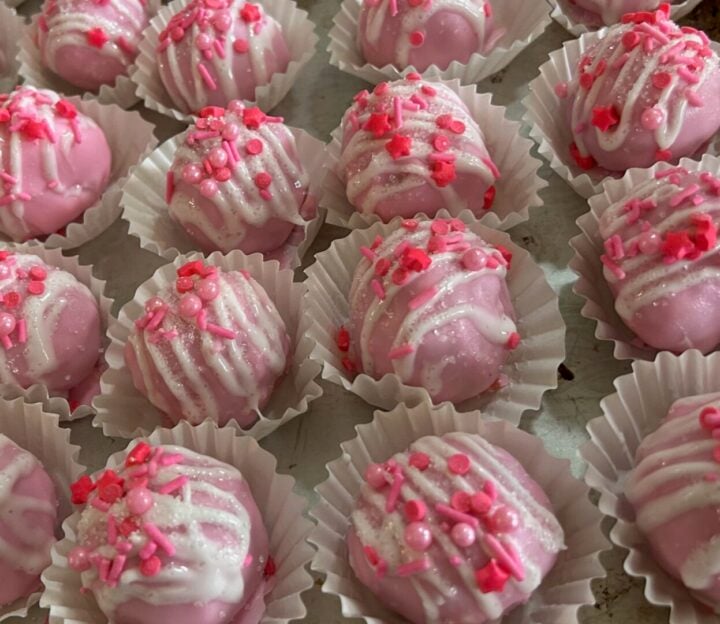 strawberry cake pops