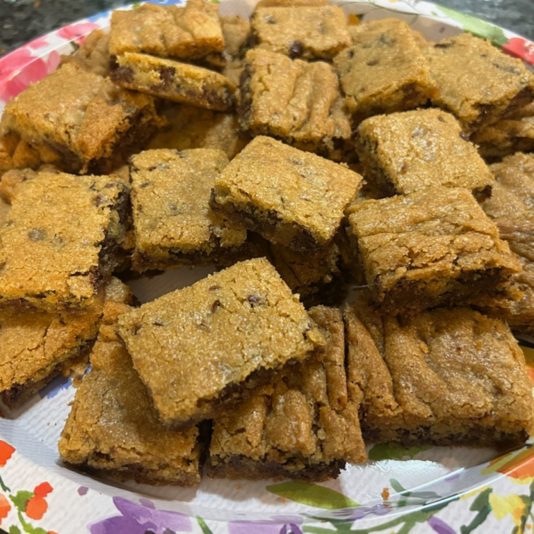 Simple Chocolate Chip Cookie Bars