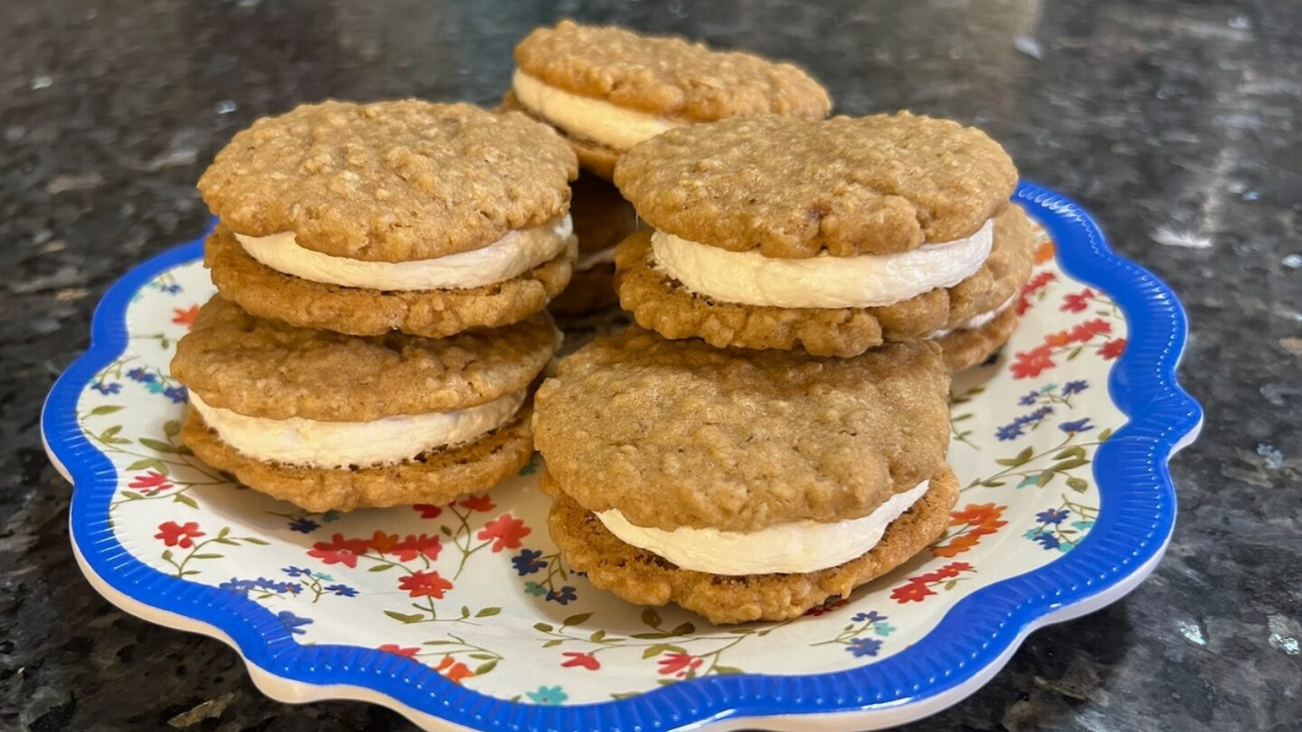 oatmeal cream pies