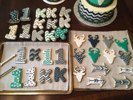 deer/hunting themed birthday cake and cookies