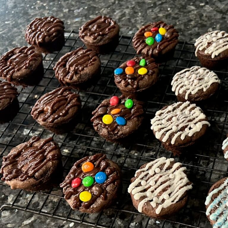 Brownie Bites with Chocolate Truffle Filling