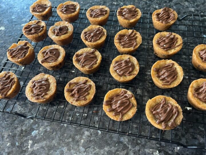Chocolate Chip Cookie Cups with Nutella Filling 