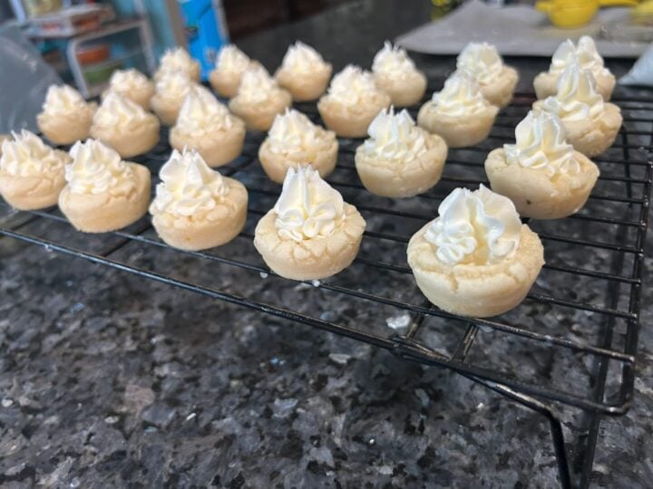 Lemon Shortbread Cookie Cups with Marshmallow Filling 