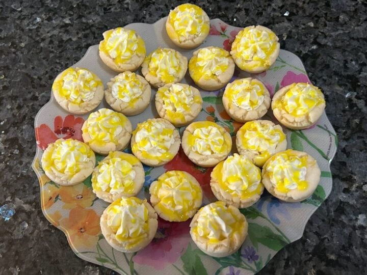 Lemon Shortbread Cookie Cups with Marshmallow Filling 