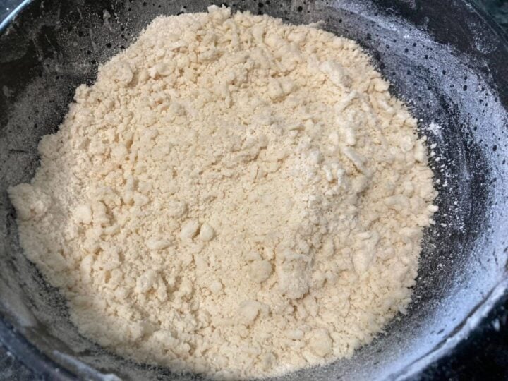 tart dough crumbled