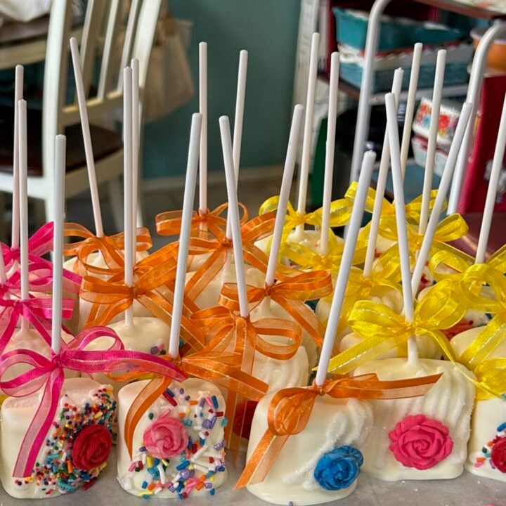 Easy Marshmallow Pops for Parties