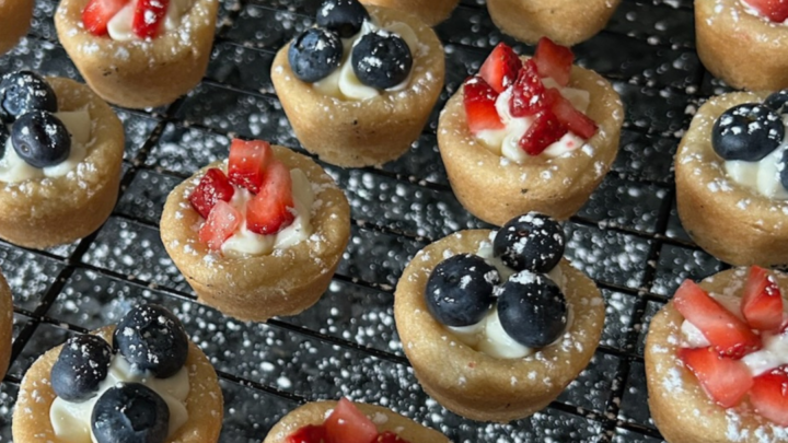 Image for Easy Mini Cheesecake Cookie Cups