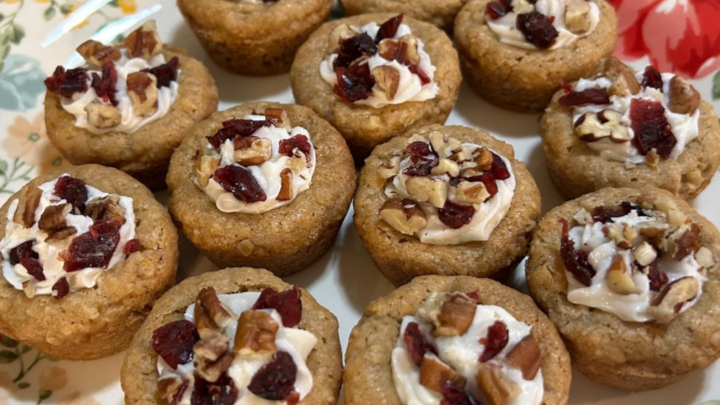Image for Oatmeal Cookie Cups with Marshmallow Filling
