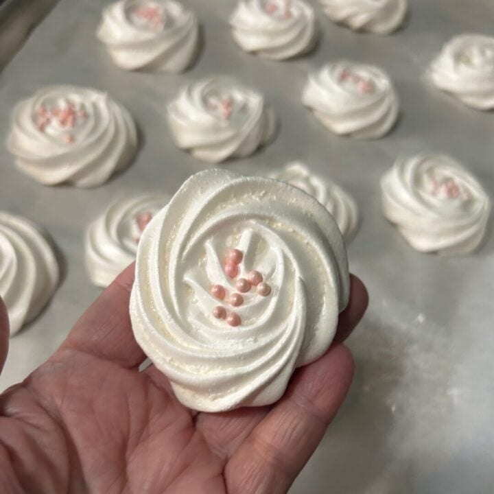 elegant meringue rosettes