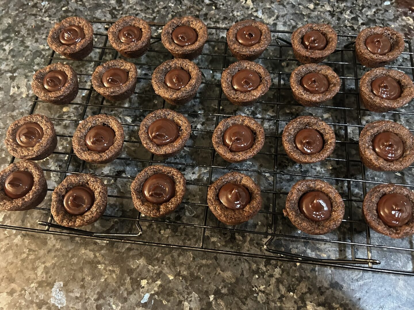 Mint Chocolate Cookie Cups with truffle filling