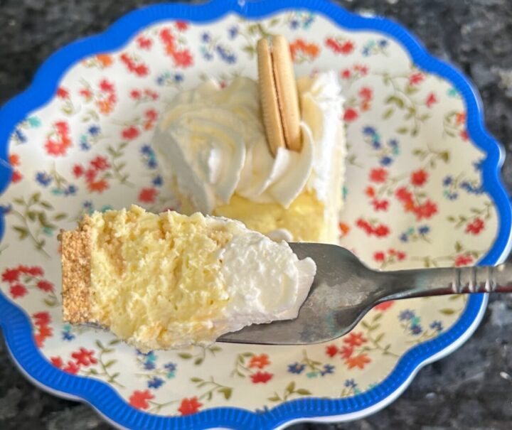 No Bake Lemon Oreo Pie interior view