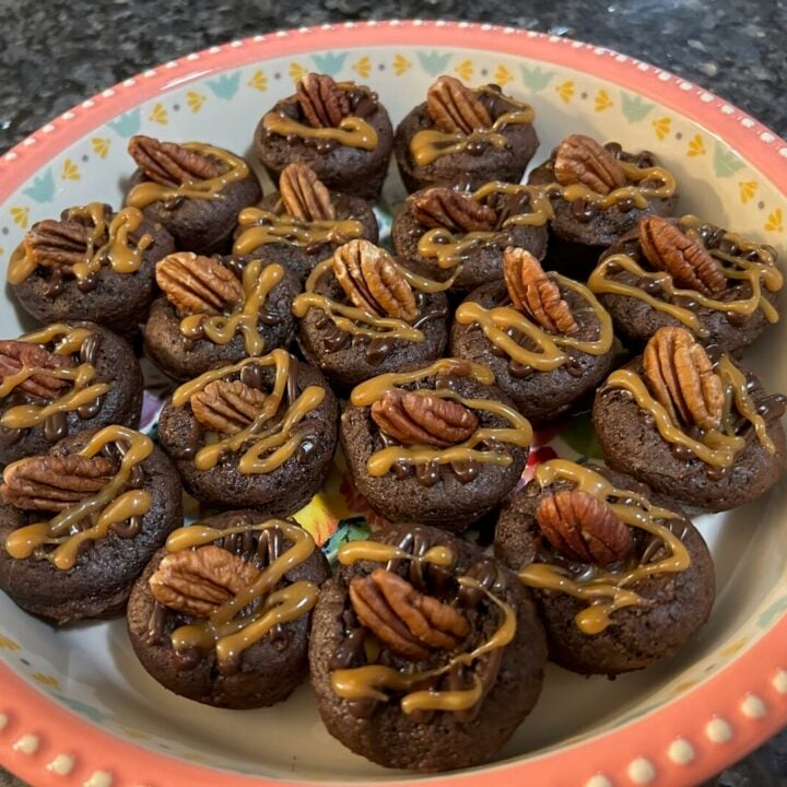 Gooey Turtle Cake Bites