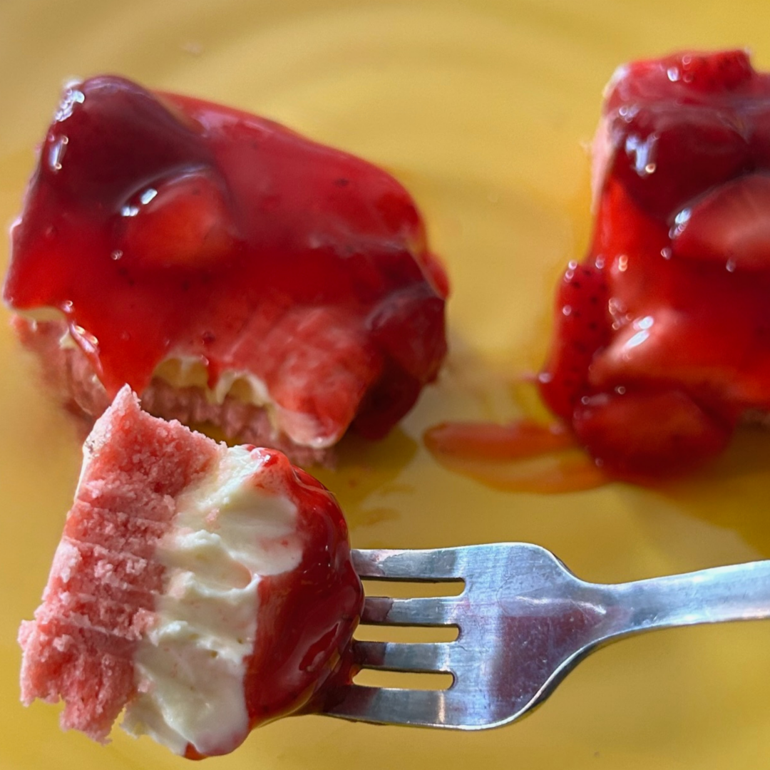 Strawberry Lemonade Cheesecake Bars