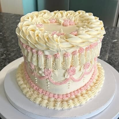 vintage ruffle cake in cream and pink