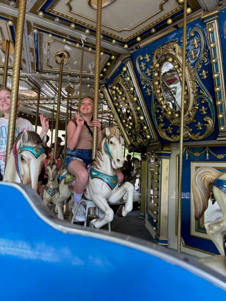 kids on carousel at Dollywood