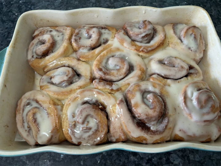 cinnamon rolls from cake mix