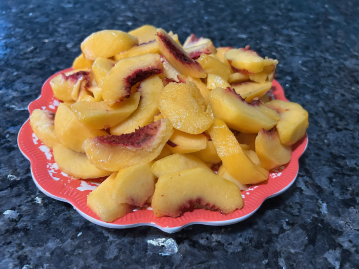 fresh peaches, slices