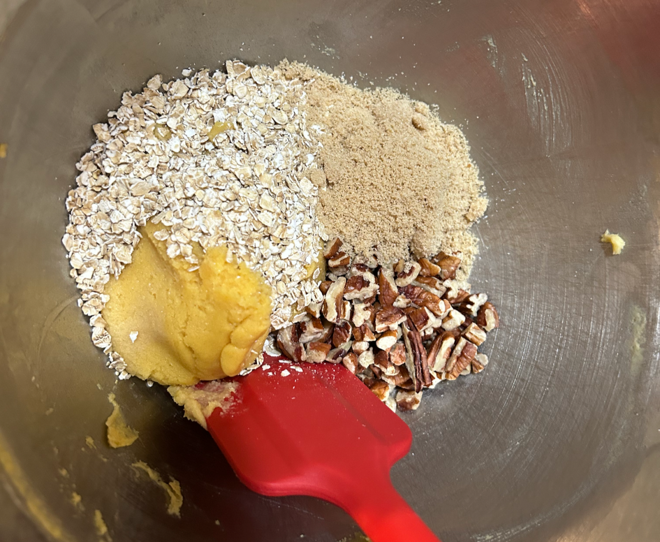 crumble topping in bowl