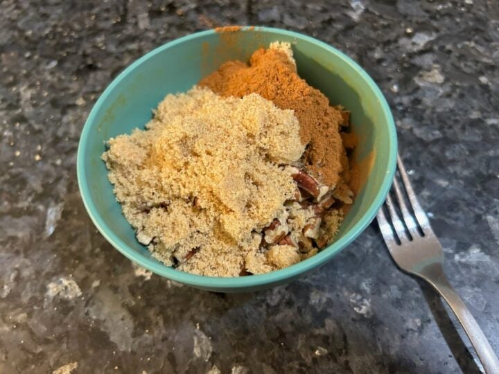 brown sugar, cinnamon, and pecans in small bowl